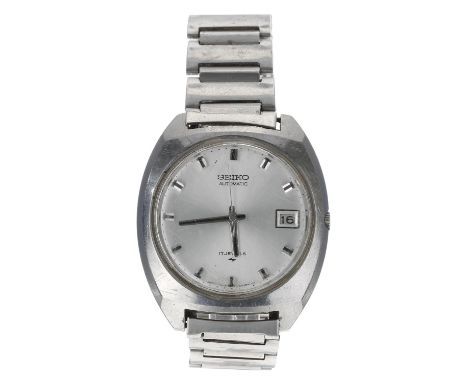 Seiko automatic stainless steel gentleman's wristwatch, reference no. 7005-8042, silvered dial, Seiko bracelet, 37mm-Box and 
