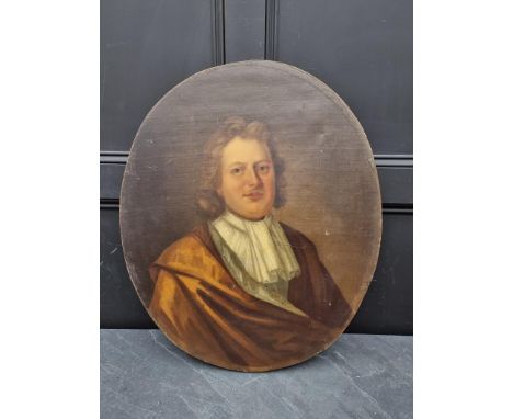 British School, 18th century, head and shoulders portrait of Robert Castleden, oil on canvas, 74 x 62.5cm oval, unframed. 