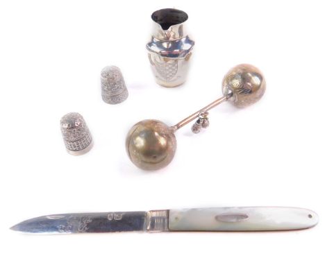 An Edward VII silver miniature cream jug, engraved with the arms of Stamford, London 1903, Georgian silver and mother of pear