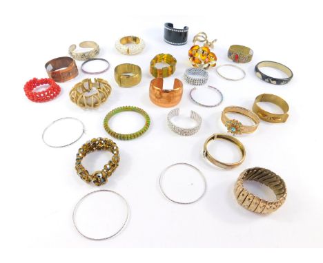 Costumes jewellery bangles, including a silver plated filigree and enamel type design bracelet, paste stone bracelets, animal