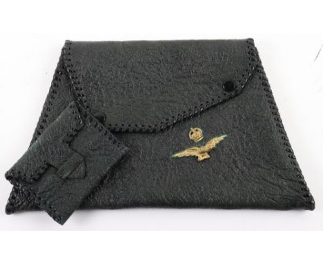 WW2 RAF WAAF Handbag, black leather 1930’s style handbag with gilt metal RAF officers eagle side cap badge to the corner. Acc