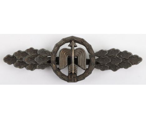Luftwaffe Operational Clasp for Day Fighter in Bronze, un-marked example of the bronze grade Day Fighter operational clasp. C