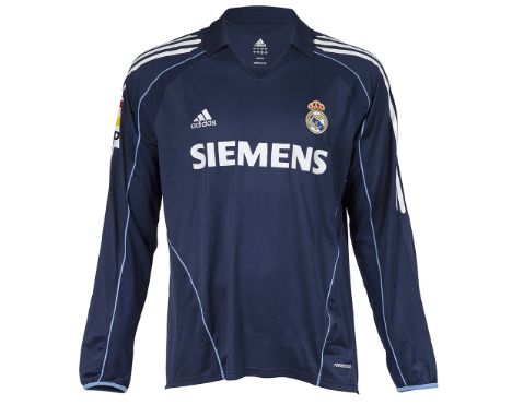 Maillot ZIDANE ZINÉDINE n°5 Porté par le Real Madrid lors de la saison 2004 - 2005 du Championnat d'Espagne de Liga, match à 