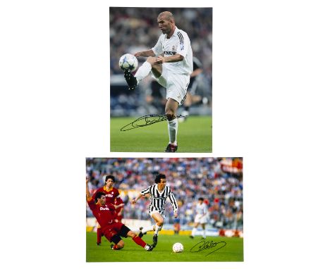 ZIDANE ZINÉDINE & PLATINI MICHELTwo color photographsSigned by the players.20 x 30 cm (each)