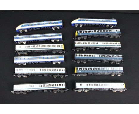 Three Lima HO / OO gauge Powercar / DMU sets to include OO gauge 3 Car BR W51350/W51332/W59508, HO gauge 4 Car Golden Series 