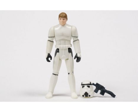 Star Wars - Original Last 17 Luke Skywalker (Stormtrooper Disguise) figure complete with blaster and helmet, in vg condition