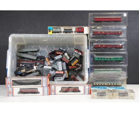 Around 90 N gauge items of rolling stock to include coaches, wagons and tankers plus 6 x boxed examples, featuring Lima, Graf
