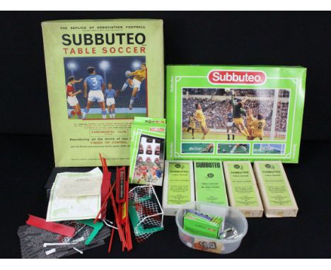 Subbuteo - Collection of HW &amp; LW Subbuteo to include boxed &amp; loose teams featuring The Arsenal, 729 Manchester United