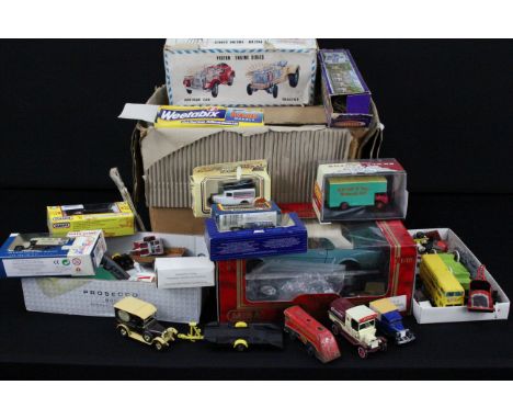 Quantity of toys to include diecast models featuring boxed Mira 1/18 Mustang 1964 1/2, boxed Gakken (Japan) Piston Engine Ser