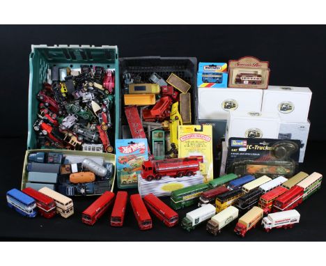 Large quantity of mainly unboxed diecast models to include EFE Exclusive First Editions including Pickfords Commercials and b