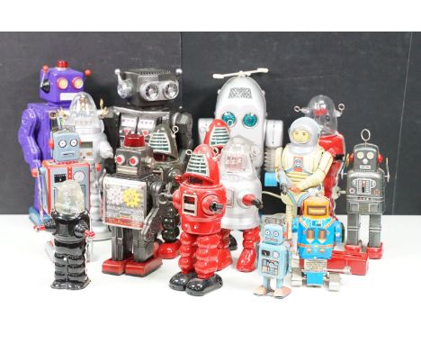 Collection of 16 tin plate battery operated and clockwork models to include Robot 2000, Mechanical Planet Space Robot, Thunde