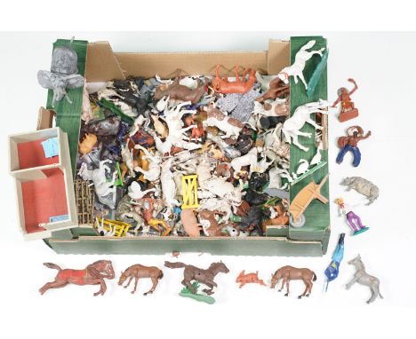 Quantity of plastic animals to include zoo and farm related examples featuring Britains and Cherilea Toys examples