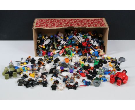 Lego - Around 130 Lego Minifigures featuring Star Wars, DC Comics, Marvel, Police, Ninjago, etc