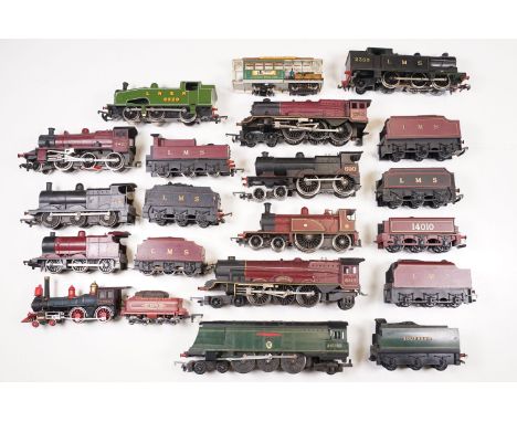 11 OO gauge locomotives to include Wrenn W2215 LMS No. 2385, Hornby 2-6-0 LMS No. 6400, Winston Churchill 210151 R 866S locom