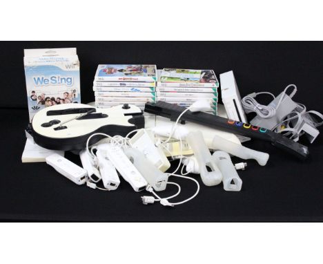 Gaming - Collection of Nintendo Wii games and accessories to include Wii console, Guitar Hero, 15 x boxed games featuring Wal