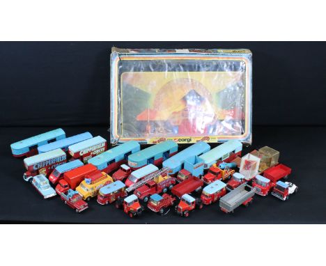 Collection of Chipperfield Circus diecast models to include 6 x Corgi Major Articulated Horse Box, Corgi Bedford Luton Van, C