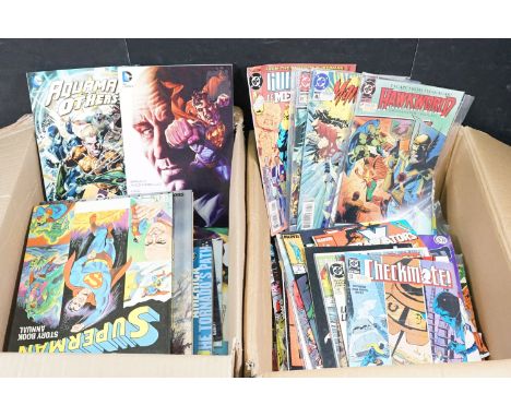Comics - Large collection of comics featuring Marvel &amp; DC examples, includes Fantastic Four, Excalibur, Doctor Strange, K