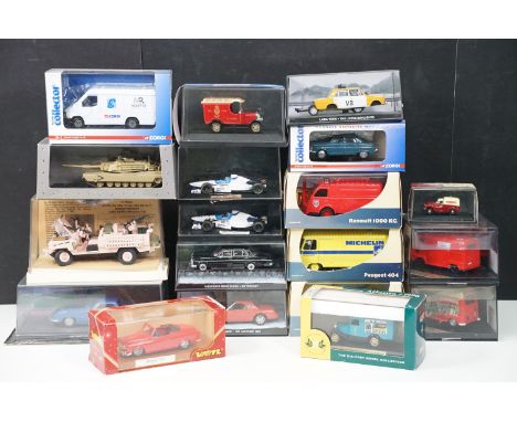19 Cased diecast models featuring 3 x GE Fabbri James Bond 007 diecast models, 3 x French Atlas Editions diecast models, 2 x 