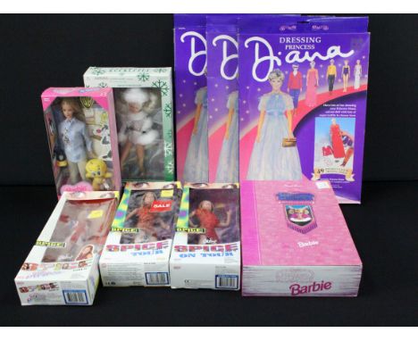 Collection of boxed fashion dolls to include 2 x Mattel Barbie dolls (Barbie Loves Tweety &amp; The Great Eras Collection Med