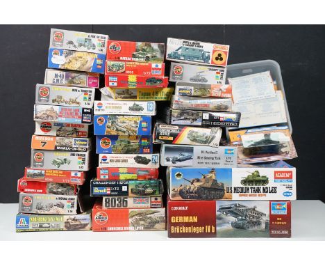 33 Boxed plastic model kits to include examples from Airfix, Matchbox, Revell, Trumpeter, Academy Hobby Model Kits, etc featu