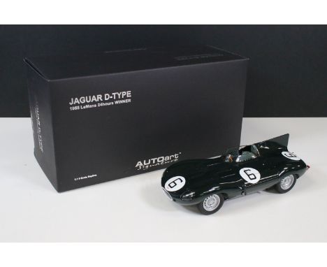 Boxed 1/18 Autoart Signature 85586 Jaguar D-Type Le Mans 24Hr Race 1955 Winner - J.M. Hawthorn / I.L. Bueb #6 diecast model, 