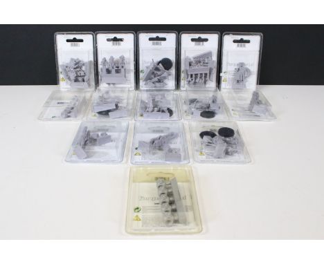 Warhammer - 12 Games Workshop Warhammer Forge World resin miniature blister packs Contemptor Pattern Lascannon, Ultramarines 