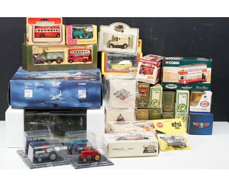 28 Boxed diecast models featuring 2 x Corgi Aviation Archive models (48807 1st issue Short S.25 Sunderland V &amp; 49501 Batt