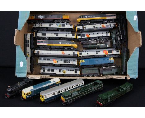 23 OO gauge locomotives to include Lima Johnny Walker, Hornby King Edward I, Triang R59 2-6-2, Lima Earl Mountbatten of Burma