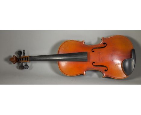 A Full Sized Viola, 20th Century, with two piece back, back measurement excluding button 15.75ins, 26.25ins overall, with pap