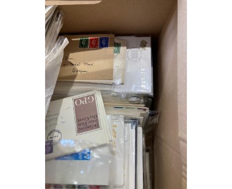 STAMPS FIRST DAY COVERS Large accumulation of mainly decimal definitive covers, many also with the mint stamps