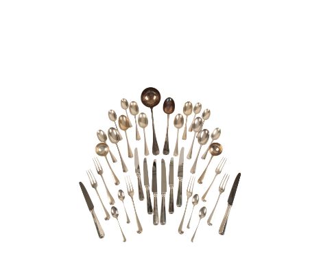 EDWARDIAN AND LATER MATCHED SILVER HANOVERIAN / RAT-TAIL PATTERN CANTEEN, comprising eight table spoons, eight table forks, e