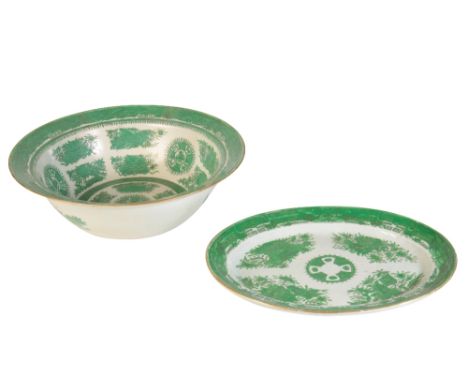 LARGE GREEN 'FITZHUGH' PATTERN BOWL, QING DYNASTY, EARLY 19TH CENTURY, 37cm diam; together with a MATCHING OVAL PLATTER, EARL