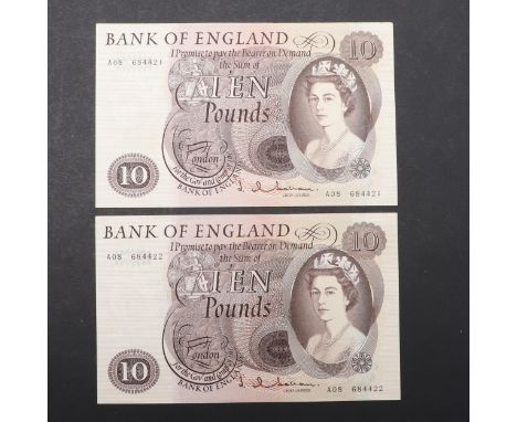Two series 'C' portrait issue ten pound banknotes, numbers A08684421 and A08684422, signed by J.Q.Hollom, with lion and key t