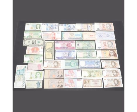 A collection of notes from Indonesia, Peru, Austria,Brasil, Italy and others. 36 notes. *CR All in very good uncirculated con