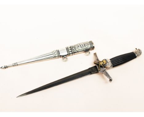 A reproduction dagger. L36cm