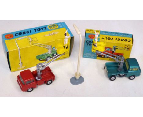 Corgi Toys boxed hydraulic tower wagon with lamp standard, complete with electrician and lamp standard gift set No.14 and hyd