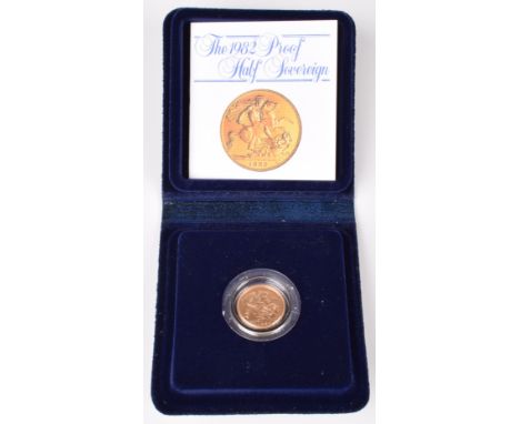 1982 Royal Mint, Proof Half-Sovereign, weight 3.99g, diameter 19.30mm, struck in 22 carat gold, with obverse portrait by Arno