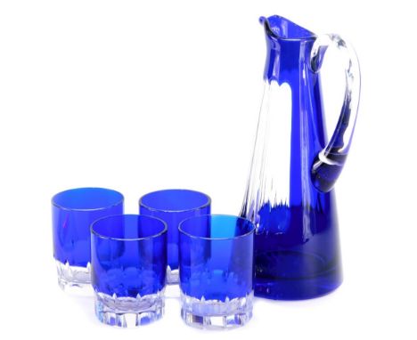 A continental blue flash glass lemonade or water jug, in the manner of Val Saint Lambert, 30cm high, and four matching glasse