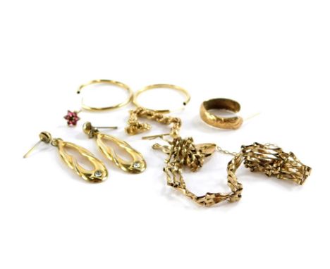 Various 9ct gold and other jewellery, to include a thin 9ct gold gate bracelet (AF), a pair of 9ct hoop earrings, various loo