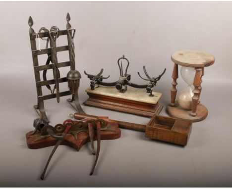 A group of collectables, to include Avery scales, pipe rack and pipes, sand timer etc.  