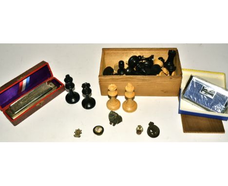 A 20th Century boxed turned wooden chess set,  complete, height of King 9cm, a cold painted spelter cat, height 4cm, a pair o