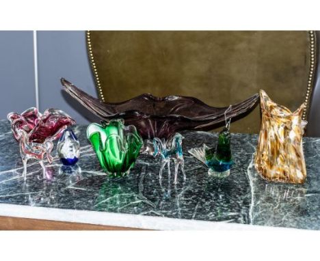 Quantity of Quality Coloured Glass Murano Style, comprising a cranberry bowl, a green glass handkerchief ornament, two glass 