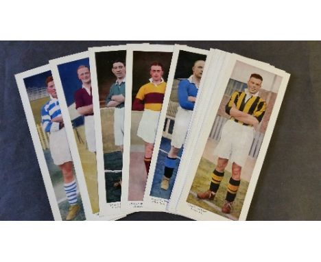 TOPICAL TIMES, Footballers, Panel Portraits (1936), complete, colour, Scottish, a few with slight corner damage, G to VG, 16