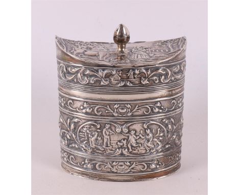 A 2nd grade 835/1000 silver tea caddy, Louis XV style, date letter 1928. Master's mark: Schoonhovense Zilverfabriek, Fa. H., 