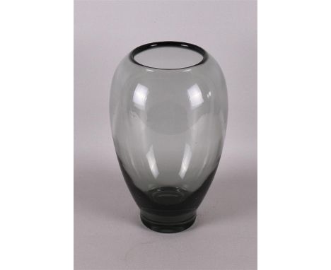 A grey-violet glass vase, design: A.D. Copier, mid 20th century. Executed by: Glass Factory Leerdam, marked with etching mark