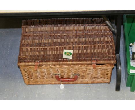 Optima wickerwork picnic hamper