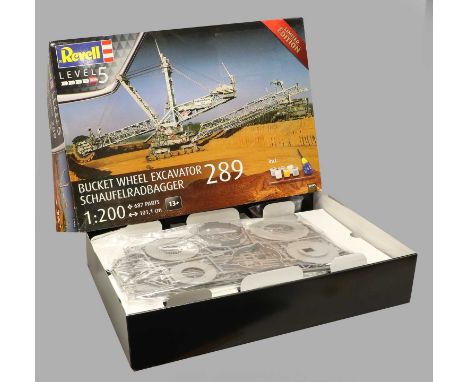 Revell Level 5 Kit Bucket Wheel Excavator 1:200 Scale (parts unopened)