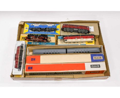 Piko (East Germany) Locomotives ES499 CSD B-B twin pantograph, 120245 C-C diesel, BR118 181 B-B diesel, DR 110 025 B-B diesel