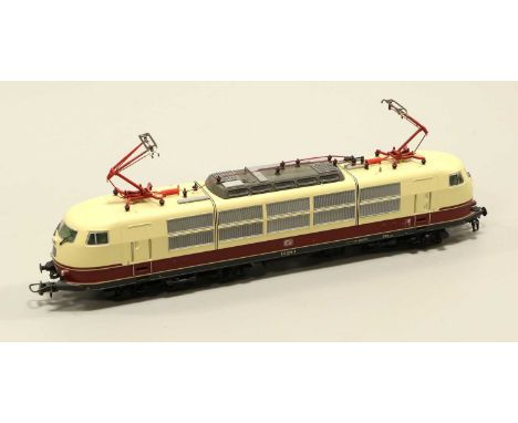 Roco HO Gauge 72307 DB Pantograph Locomotive 103225 (E box E) 