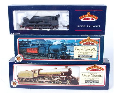 Bachmann 00 Gauge Locomotive Group, 3 examples to include No.31-852 J39 No.64967 BR Late Crest, No.31-854 J39 No.64960 BR Bla